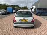 Foto 28 van Renault Clio 1.2-16V Dynamique Comfort Automaat I Airco