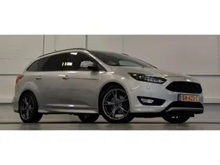 Foto 19 van Ford Focus Wagon 1.5 ST-Line Trekhaak Xenon 100% Dealer onderhouden Mooi!