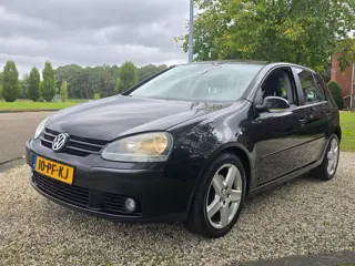 Foto 19 van Volkswagen Golf 1.4 FSI Sportline 5-deurs AIRCO/cruise