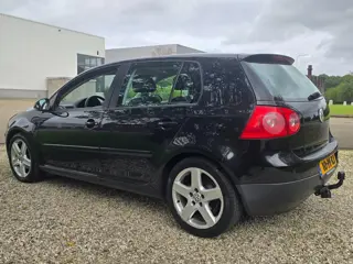 Foto 17 van Volkswagen Golf 1.4 FSI Sportline 5-deurs AIRCO/cruise