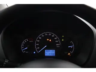 Foto 16 van Toyota Yaris 1.0 VVT-i Aspiration | Radio BT en CD | lm velgen |