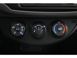 Foto 15 van Toyota Yaris 1.0 VVT-i Aspiration | Radio BT en CD | lm velgen |