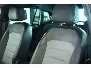 Foto 17 van Volkswagen Tiguan 2.0 TSI 4Motion Highline / LED / ACC / HUD / DynAudio / CarPlay