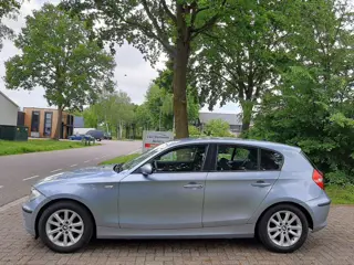 Foto 20 van BMW 1-serie 116i 2.0 122PK Airco Sportvelgen Nieuwe Ketting
