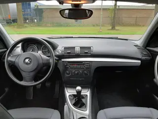 Foto 13 van BMW 1-serie 116i 2.0 122PK Airco Sportvelgen Nieuwe Ketting