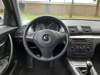 Foto 12 van BMW 1-serie 116i 2.0 122PK Airco Sportvelgen Nieuwe Ketting