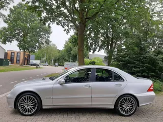 Foto 20 van Mercedes-Benz C-klasse 200 K. 163PK Airco Leder Sportvelgen
