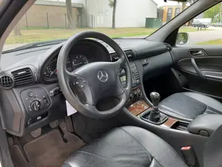 Foto 14 van Mercedes-Benz C-klasse 200 K. 163PK Airco Leder Sportvelgen