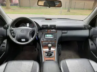Foto 13 van Mercedes-Benz C-klasse 200 K. 163PK Airco Leder Sportvelgen