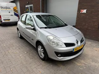 Foto 20 van Renault Clio 1.6-16V Dynamique S|AUTOMAAT|NIEUWE APK|AIRCO