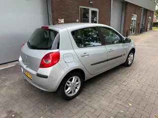 Foto 12 van Renault Clio 1.6-16V Dynamique S|AUTOMAAT|NIEUWE APK|AIRCO
