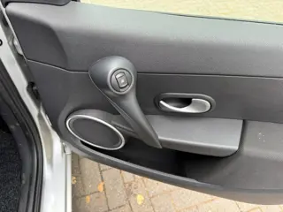 Foto 16 van Renault Clio 1.6-16V Dynamique S|AUTOMAAT|NIEUWE APK|AIRCO