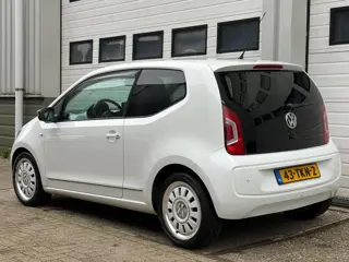 Foto 20 van Volkswagen Up! 1.0 high up! BlueMotion Navi stoelverwarming park sensor airco bluetooth