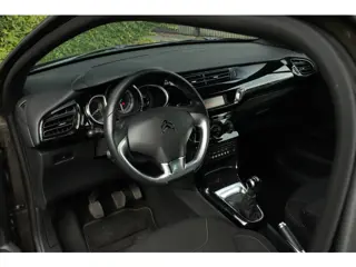 Foto 16 van Citroen DS3 1.2 VTi So Chic | Airco | Cruise Control | PDC | Nette Staat