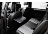 Foto 28 van Volkswagen Tiguan Allspace 1.5 TSI Highline Business R 7-Persoons PANO TREKHAAK
