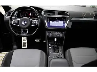 Foto 17 van Volkswagen Tiguan Allspace 1.5 TSI Highline Business R 7-Persoons PANO TREKHAAK