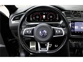 Foto 16 van Volkswagen Tiguan Allspace 1.5 TSI Highline Business R 7-Persoons PANO TREKHAAK