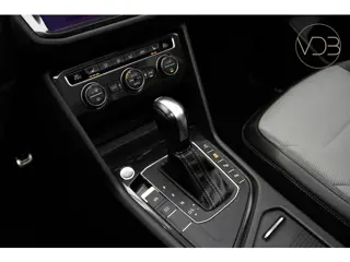 Foto 14 van Volkswagen Tiguan Allspace 1.5 TSI Highline Business R 7-Persoons PANO TREKHAAK