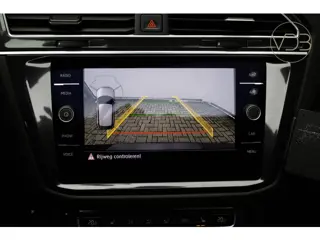 Foto 12 van Volkswagen Tiguan Allspace 1.5 TSI Highline Business R 7-Persoons PANO TREKHAAK