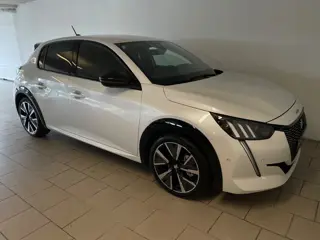 Foto 14 van Peugeot 208 1.2 PureTech GT Pack 130PK AUTOMAAT PARELMOER WIT AIRCO CLIMA NAVI CRUISE KEYLESS APPLE
