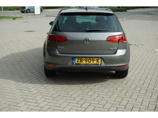 Foto 18 van Volkswagen Golf 1.2 TSI Business Edition R Connected DSG| Cruise| Cup editie