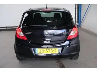 Foto 16 van Opel Corsa 1.3 CDTi EcoFlex S/S Business Edition