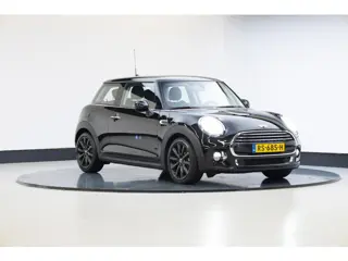 Foto 11 van MINI 3-Deurs 1.5 Cooper Chili Serious Business