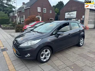 Foto 11 van Ford Fiesta 1.25 Titanium | Zeer goed onderhouden!