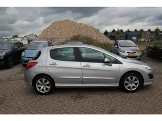 Foto 17 van Peugeot 308 1.6 VTi Première/AIRCO/ NETTE AUTO