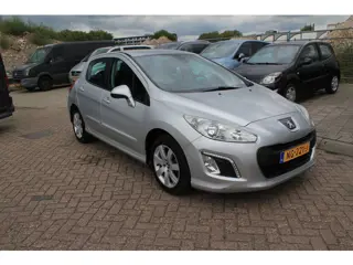Foto 16 van Peugeot 308 1.6 VTi Première/AIRCO/ NETTE AUTO