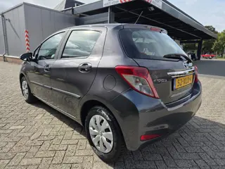 Foto 16 van Toyota Yaris 1.0 VVT-i Aspiration met navigatie
