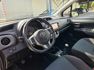 Foto 13 van Toyota Yaris 1.0 VVT-i Aspiration met navigatie