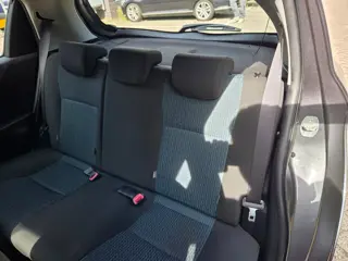 Foto 12 van Toyota Yaris 1.0 VVT-i Aspiration met navigatie