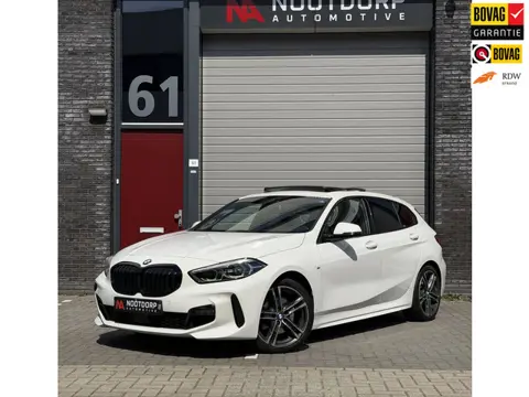 BMW 1-serie 118i Business Edition Plus/M/PANO/KUIP/HuD/CAMERA /VOL