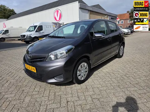 Toyota Yaris 1.0 VVT-i Aspiration met navigatie