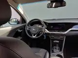 Foto 23 van Kia Niro 1.6 GDi Hybrid DynamicLine (bj 2020, automaat)