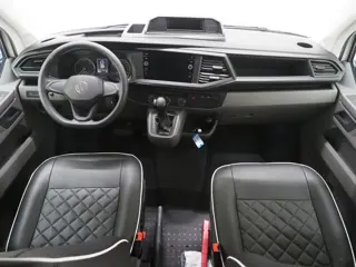 Foto 19 van Volkswagen California 2.0 TDI T6.1 4Motion DSG All Terrain | Slaaphefdak | Draaistoelen | Koelkast |