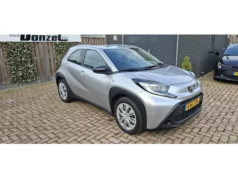 Toyota Aygo X 1.0 VVT-i S-CVT Play + AUTOMAAT Appel-carplay