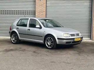 Foto 15 van Volkswagen Golf 1.6-16V Trendline