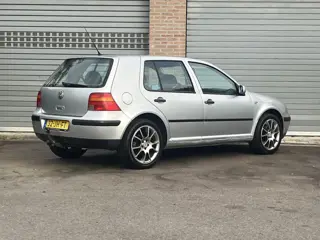 Foto 17 van Volkswagen Golf 1.6-16V Trendline