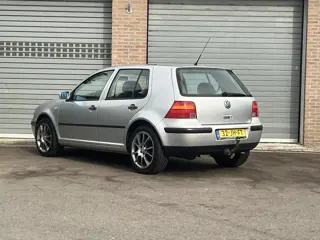 Foto 19 van Volkswagen Golf 1.6-16V Trendline