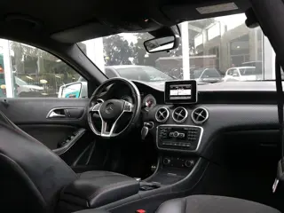 Foto 13 van Mercedes-Benz A-klasse 200 Ambition AMG Line | Camera | Stoelverwarming