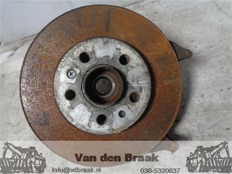 Volkswagen Polo 6R 1.2 TSi 2009-2014 Fusee rechts voor