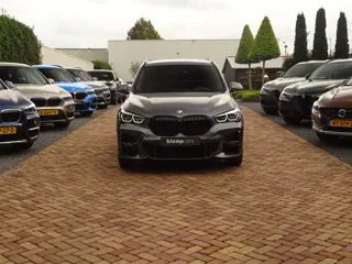 Foto 15 van BMW X1 sDrive20i M-Sport | HUD | Trekhk | Camera | Carplay | 19 inch Unieke kmstand!