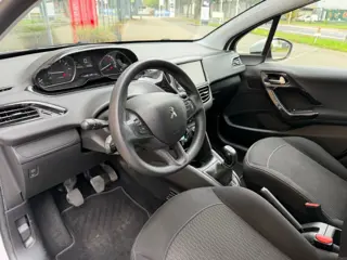 Foto 19 van PEUGEOT 208 1.2 PureTech Active / 5 Drs / Lage km