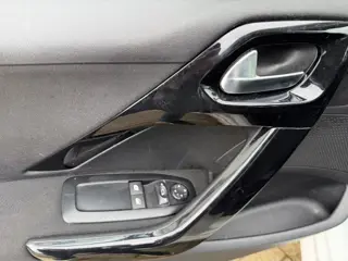 Foto 14 van PEUGEOT 208 1.2 PureTech Active / 5 Drs / Lage km