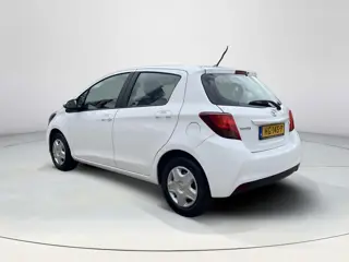 Foto 14 van Toyota Yaris 1.0 VVT-i Now | 5 deurs | Airconditioning | Radio met Apple Carplay/ Android auto | Cen