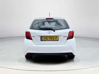Foto 15 van Toyota Yaris 1.0 VVT-i Now | 5 deurs | Airconditioning | Radio met Apple Carplay/ Android auto | Cen