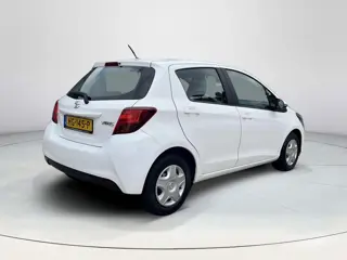 Foto 16 van Toyota Yaris 1.0 VVT-i Now | 5 deurs | Airconditioning | Radio met Apple Carplay/ Android auto | Cen