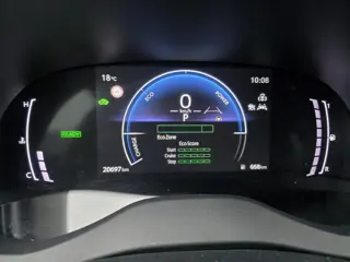 Foto 12 van Toyota Yaris 1.5 Hybrid 115 Dynamic | Achteruitrijcamera | Adaptieve Cruise Control | DAB